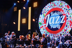 Игорь Бутман выступает на Международном джазовом фестивале Koktebel Jazz Party в Коктебеле