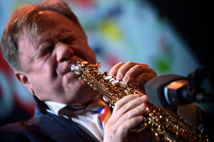 Игорь Бутман выступает на Международном джазовом фестивале Koktebel Jazz Party в Коктебеле