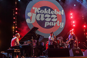 Музиканти під час виступу "Міжнародного ансамблю Якова Окуня" на фестивалі Koktebel Jazz Party 2017