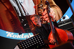 Учасник International Jazz Ensemble Якова Окуня Стефано Сенні під час виступу на 16-му міжнародному музичному фестивалі Koktebel Jazz Party