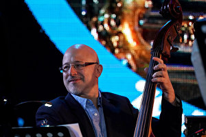 Музикант американського колективу New York All Stars Бен Вольф виступає на 16-му міжнародному музичному фестивалі Koktebel Jazz Party
