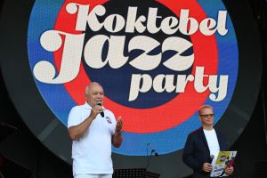 Генеральний директор МІА "Росія сьогодні", засновник Міжнародного фестивалю Koktebel Jazz Party Дмитро Кисельов на відкритті Міжнародного джазового фестивалю Koktebel Jazz Party - 2021 в Криму
