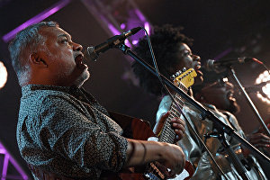 Засновник британської групи Incognito Жан-Поль "Блуї" Монік під час виступу на 16-му міжнародному музичному фестивалі Koktebel Jazz Party