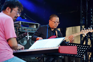 Учасники китайської групи Sedar Band виступають на 16-му міжнародному музичному фестивалі Koktebel Jazz Party