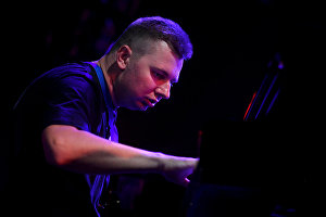 Піаніст Олег Стариков під час виступу на 17-му міжнародному музичному фестивалі Koktebel Jazz Party