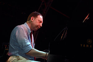 Музикант Яків Окунь під час виступу на 17-му міжнародному музичному фестивалі Koktebel Jazz Party